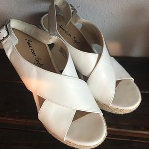 AE Size 9 Women’s Wedges